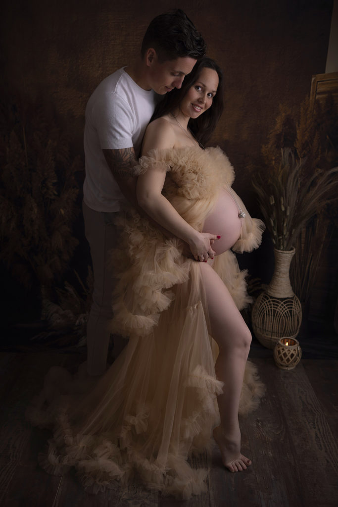 photo grossesse frejus studio carolina r. couple boheme